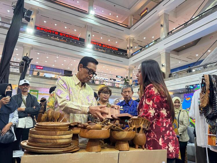 Adaptation Strategies for Yogyakarta’s MSMEs Amid Global Market Dynamics Through Si Bakul Creative