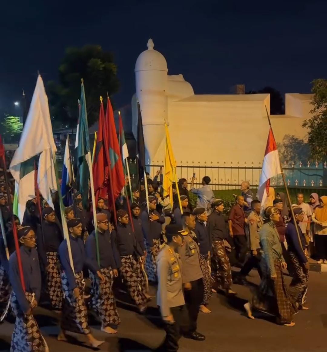 Perjalanan Refleksi Diri, Hajad Kawula Dalem Mubeng Beteng 1 Suro