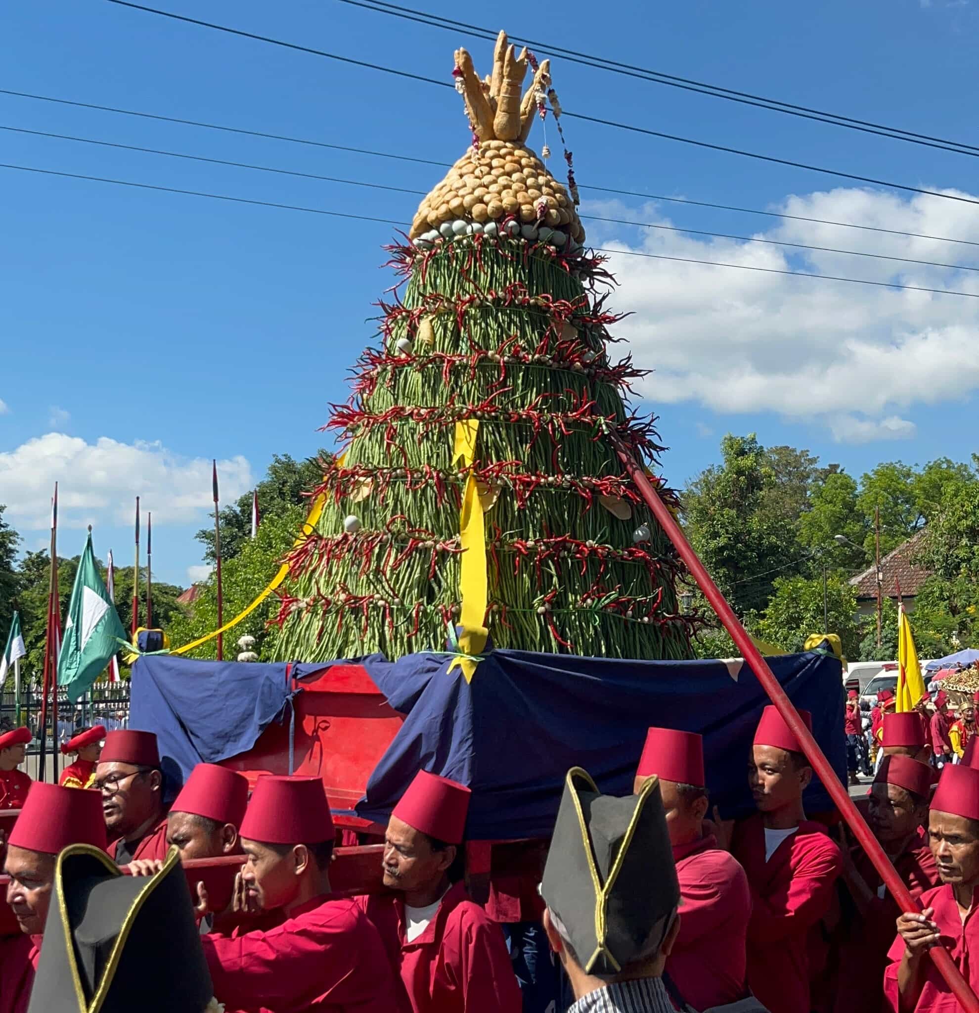 Sedekah Sang Sultan: Gunungan Kakung dalam Perayaan Grebeg Kraton Kasultanan Yogyakarta