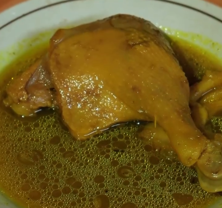 Warung Enthok Bu Siti, Delicious Dishes Behind the Smoke of a Simple Kitchen